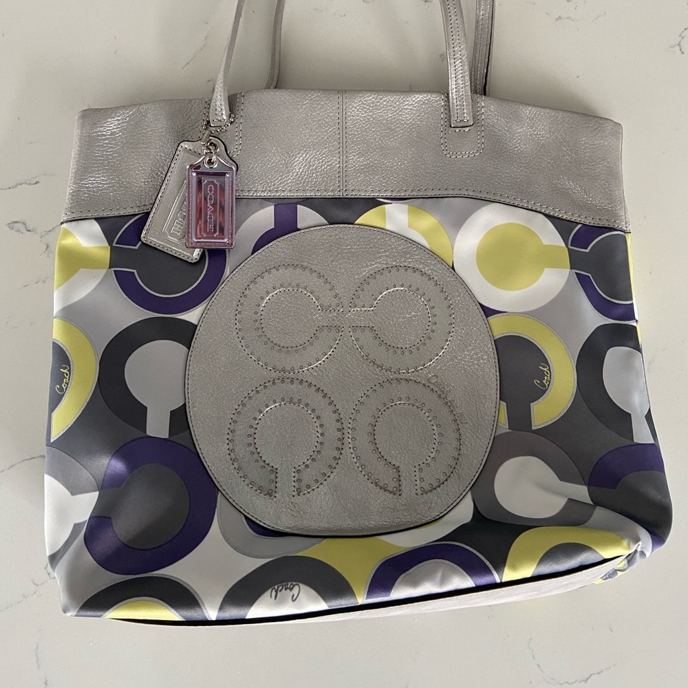 Coach Julia Perry Op Art Scarf Print Tote Bag